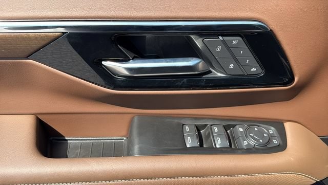2026 Chevrolet Suburban High Country - Photo 16
