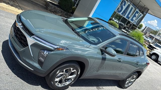 2026 Chevrolet Trax LT - Photo 12