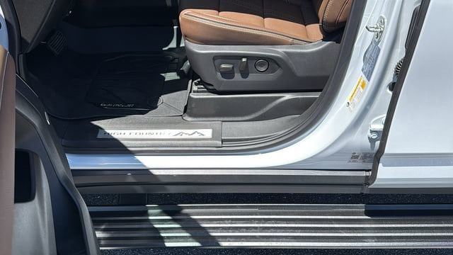 2026 Chevrolet Suburban High Country - Photo 15