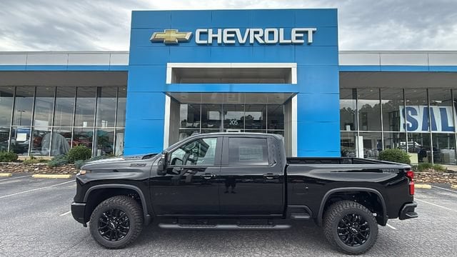 2026 Chevrolet Silverado 3500 HD LT - Photo 4