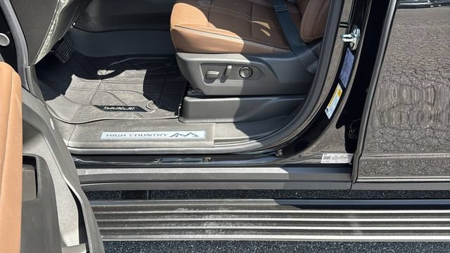 2026 Chevrolet Suburban High Country - Photo 14