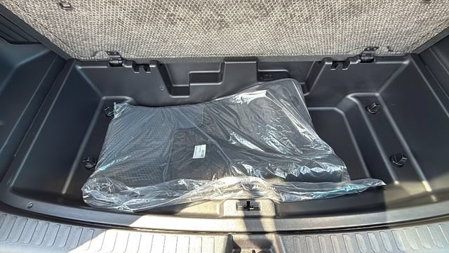 2027 Chevrolet Traverse Z71 - Photo 8