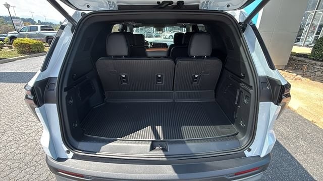 2027 Chevrolet Traverse Z71 - Photo 7