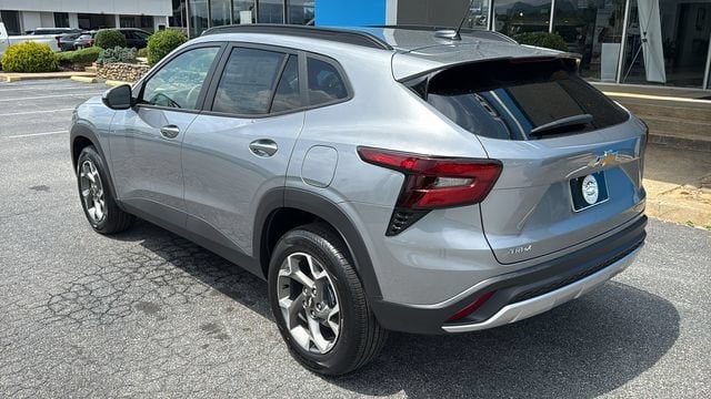 2026 Chevrolet Trax LT - Photo 5