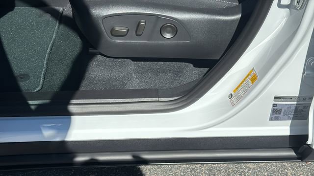 2026 Chevrolet Traverse LT - Photo 14