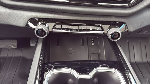 2026 Chevrolet Silverado EV Trail Boss - Photo 25