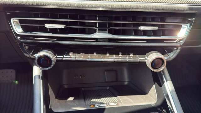 2027 Chevrolet Traverse Z71 - Photo 23