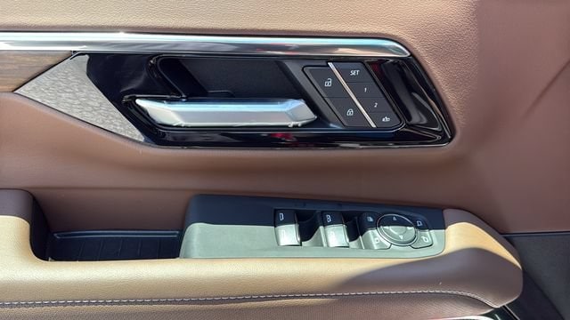 2026 Chevrolet Suburban High Country - Photo 18