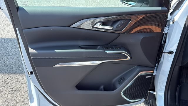 2027 Chevrolet Traverse Z71 - Photo 14
