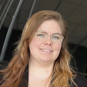 Staff member Liriel Andrews from ID_257ef9