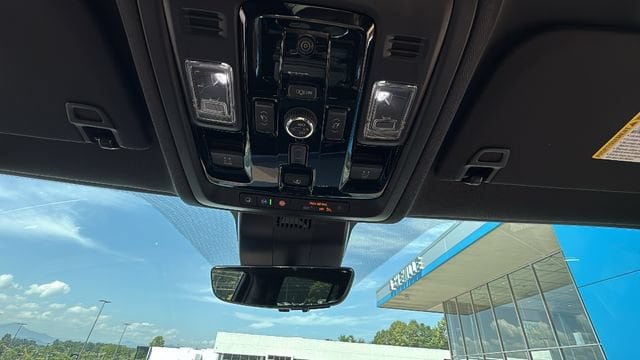 2026 Chevrolet Suburban High Country - Photo 31