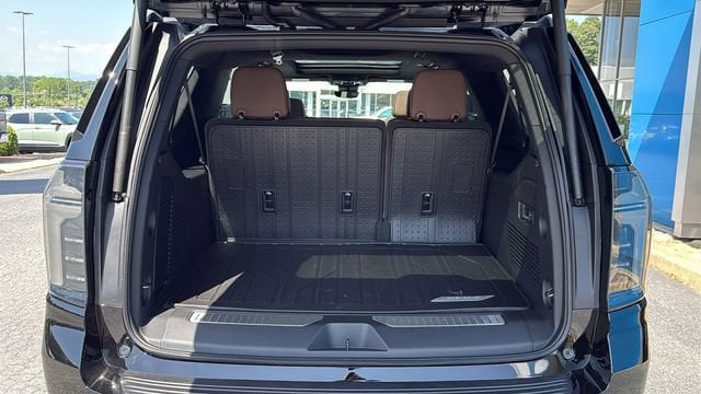 2026 Chevrolet Suburban High Country - Photo 7