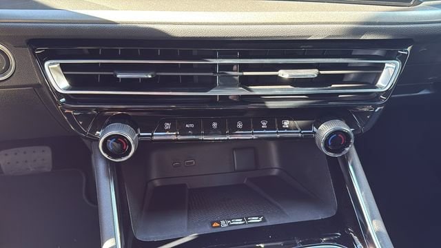 2026 Chevrolet Traverse LT - Photo 25