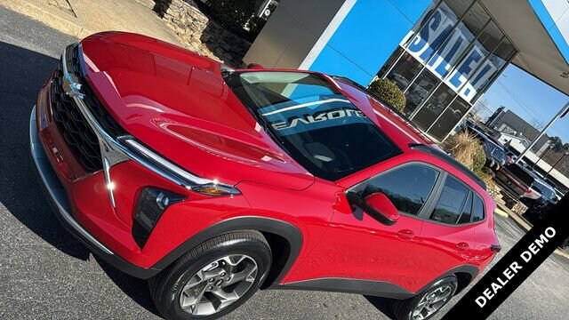 2026 Chevrolet Trax LT - Photo 12