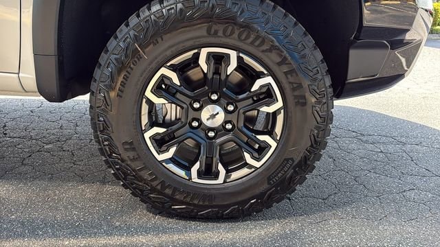 2026 Chevrolet Silverado 1500 ZR2 - Photo 10