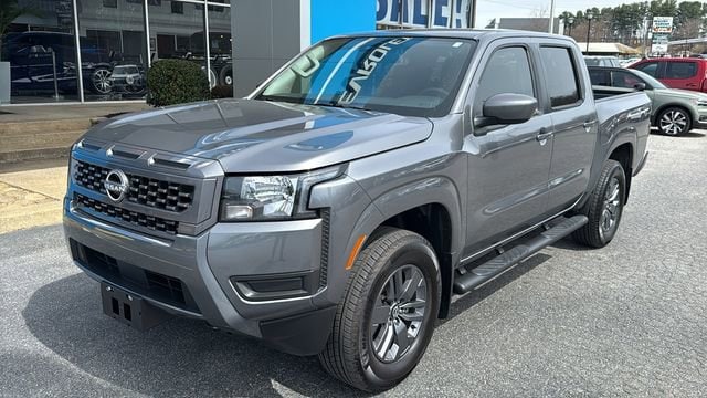 2025 Nissan Frontier SV Crew Cab 4X4 SWB's photo