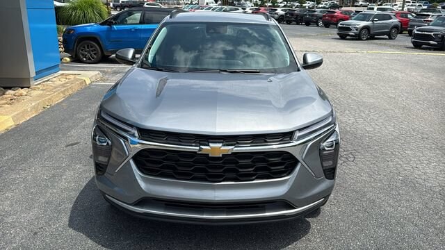 2026 Chevrolet Trax LT - Photo 2