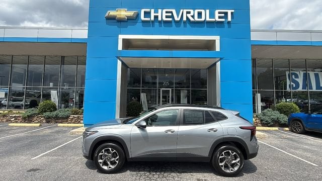 2026 Chevrolet Trax LT - Photo 4