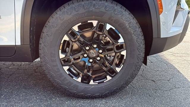 2027 Chevrolet Traverse Z71 - Photo 11