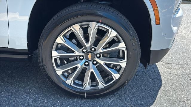 2026 Chevrolet Suburban High Country - Photo 12