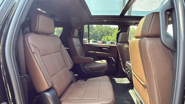 2026 Chevrolet Suburban High Country - Photo 35
