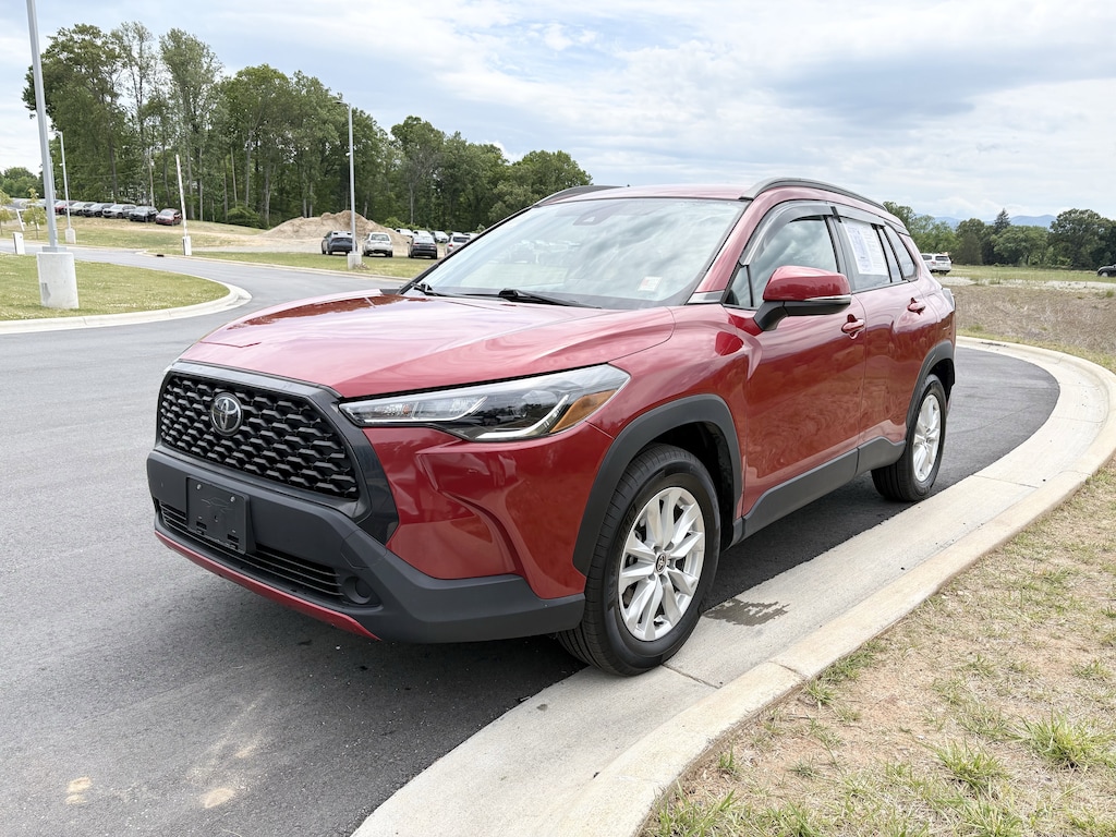 Used 2022 Toyota Corolla Cross LE LE 4WD