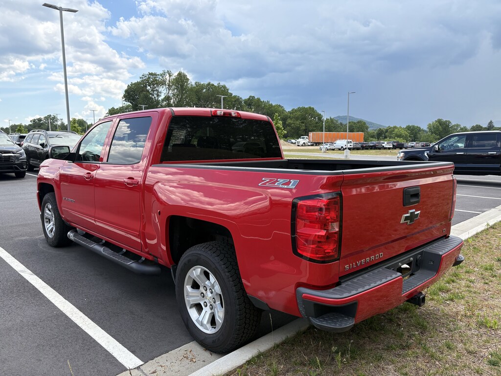 Used 2017 Chevrolet Silverado 1500 LT 4WD Crew Cab 143.5 LT w/2LT