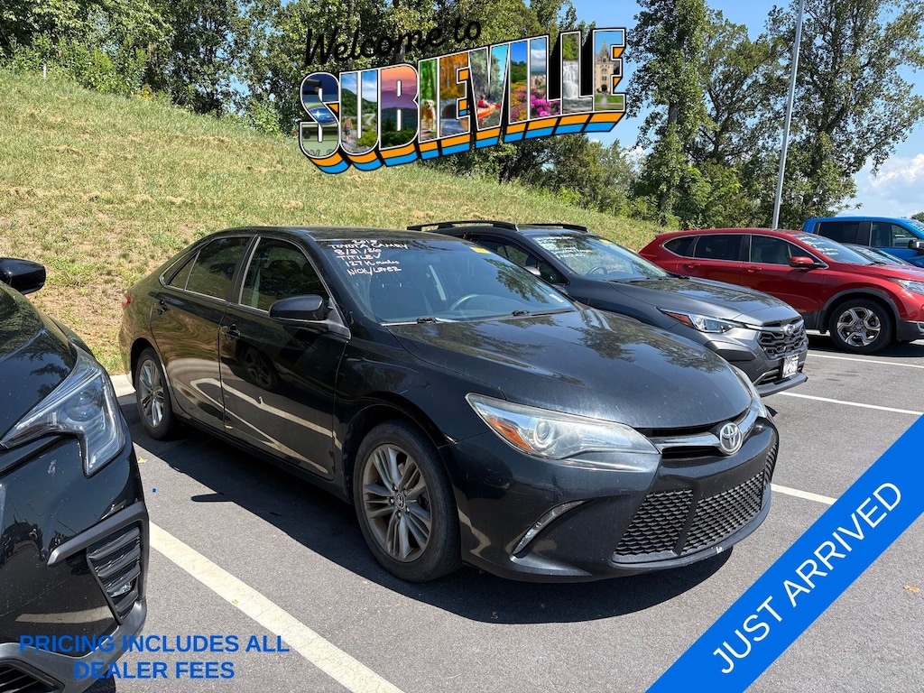 Used 2015 Toyota Camry SE Sedan