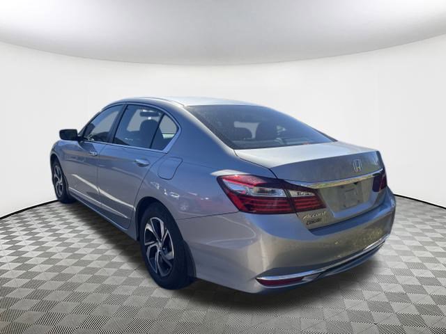 2017 Honda Accord LX photo 4