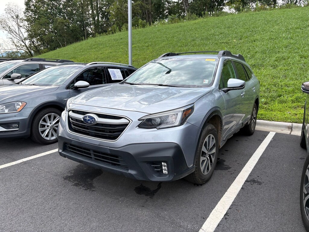 Used 2022 Subaru Outback Premium SUV