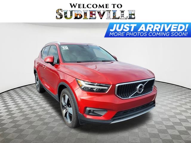 2019 Volvo XC40 Momentum's photo
