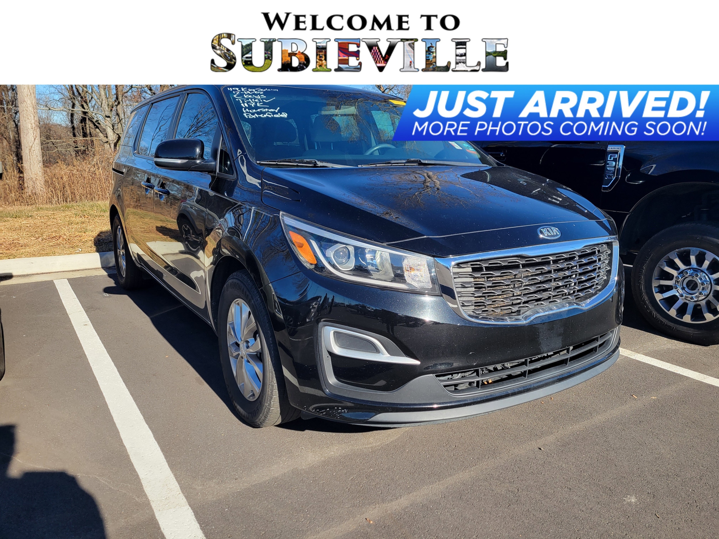 2019 Kia Sedona L's photo