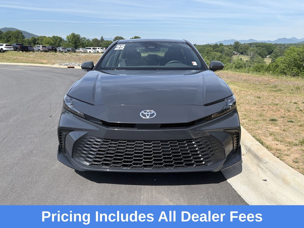 Used 2025 Toyota Camry SE Sedan