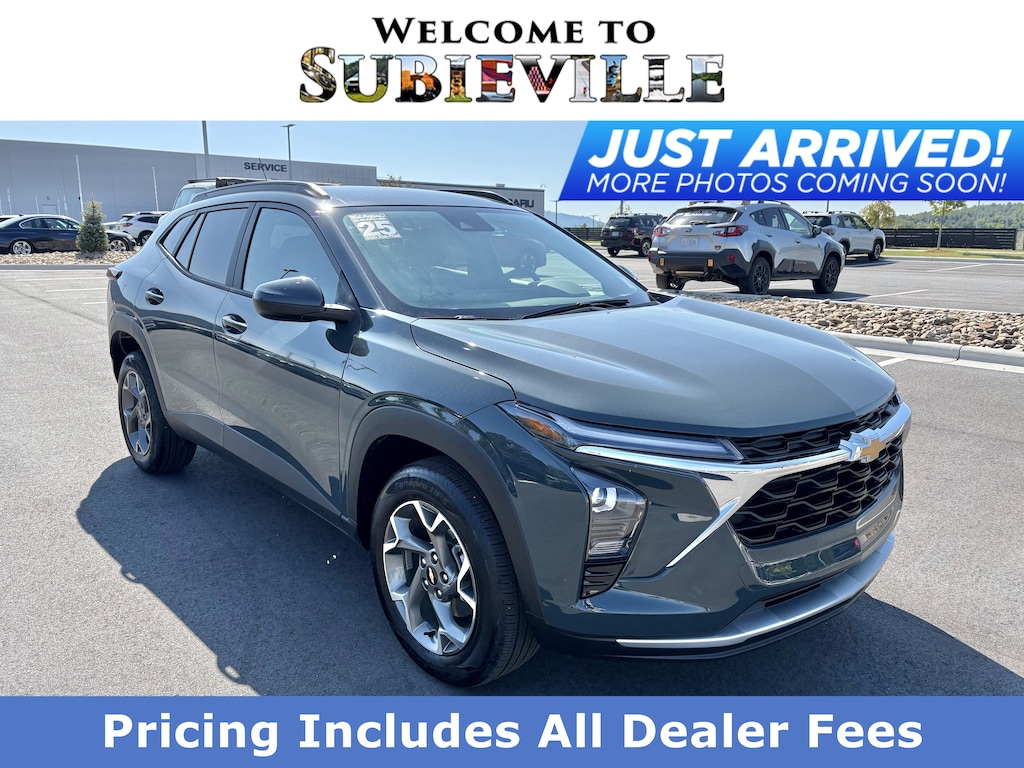 Used 2025 Chevrolet Trax LT FWD LT