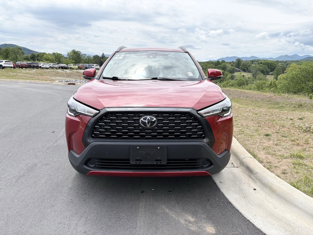 Used 2022 Toyota Corolla Cross LE LE 4WD