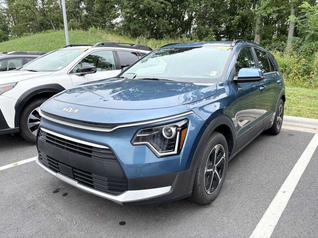 Used 2025 Kia Niro EX SUV