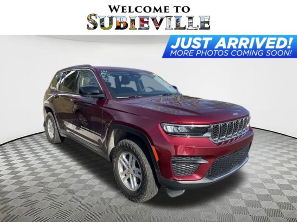 Used 2023 Jeep Grand Cherokee Laredo Laredo 4x4