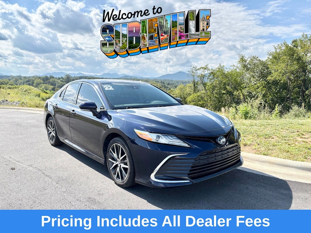 Used 2022 Toyota Camry Hybrid XLE Sedan