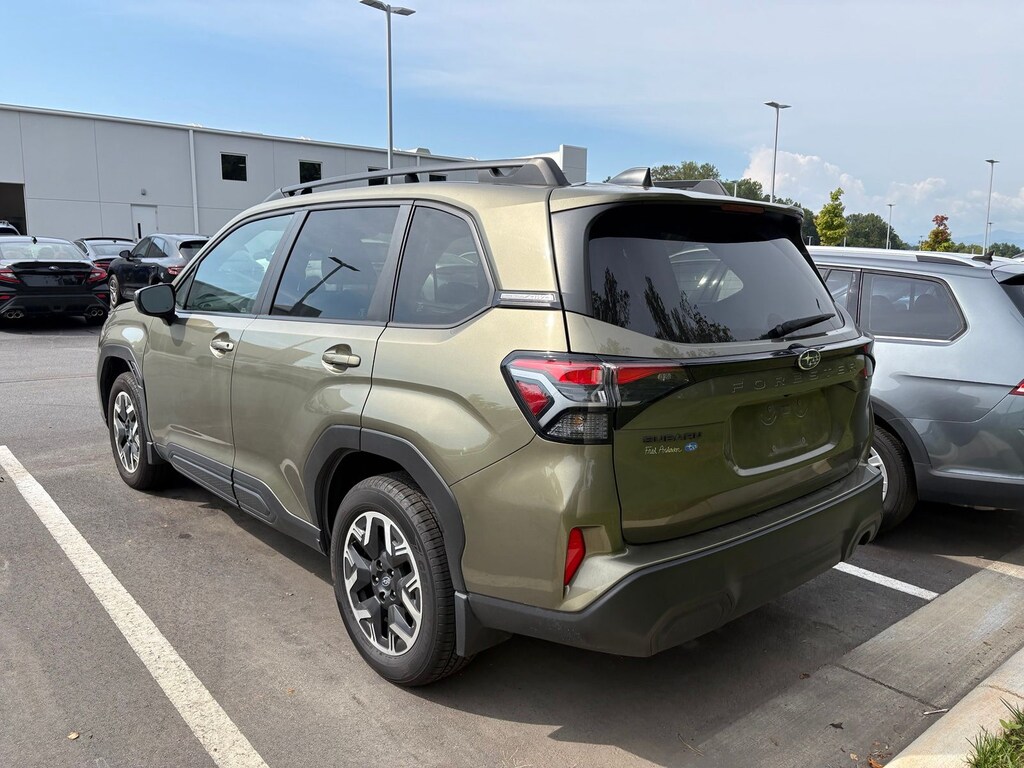Used 2025 Subaru Forester Premium SUV