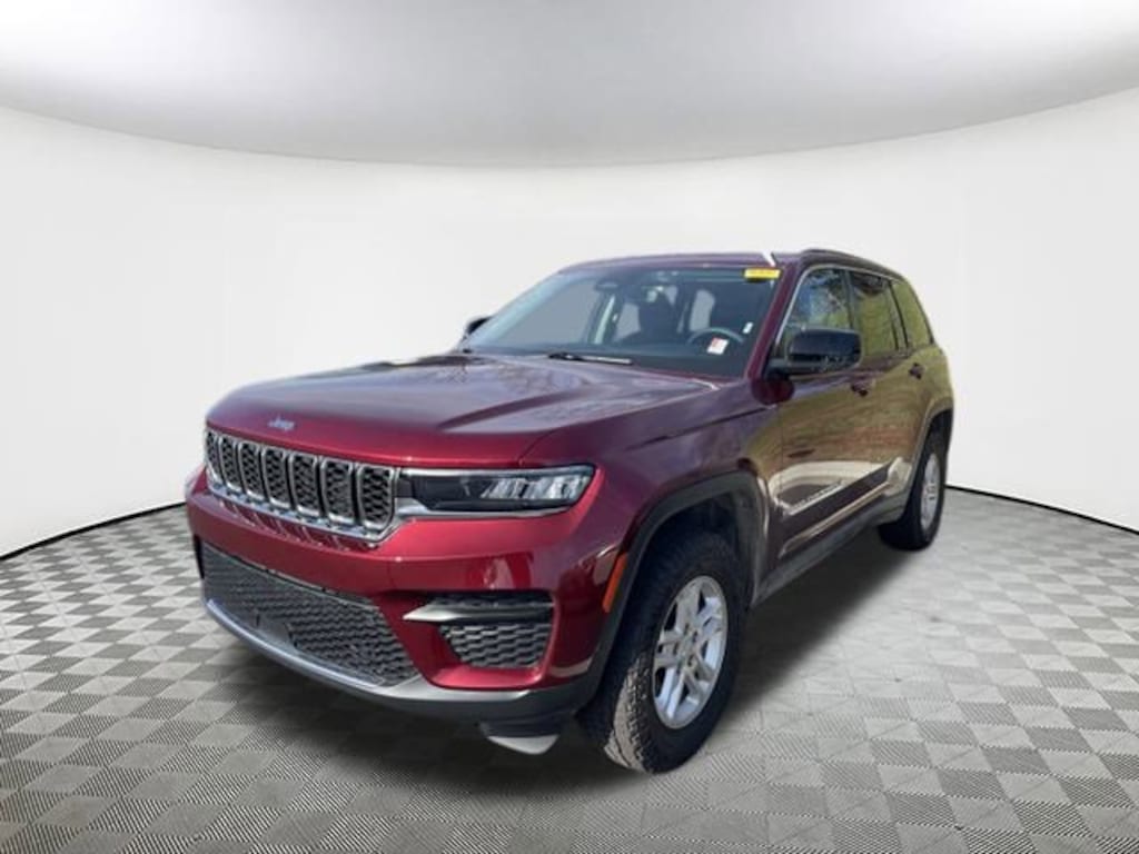 Used 2023 Jeep Grand Cherokee Laredo Laredo 4x4