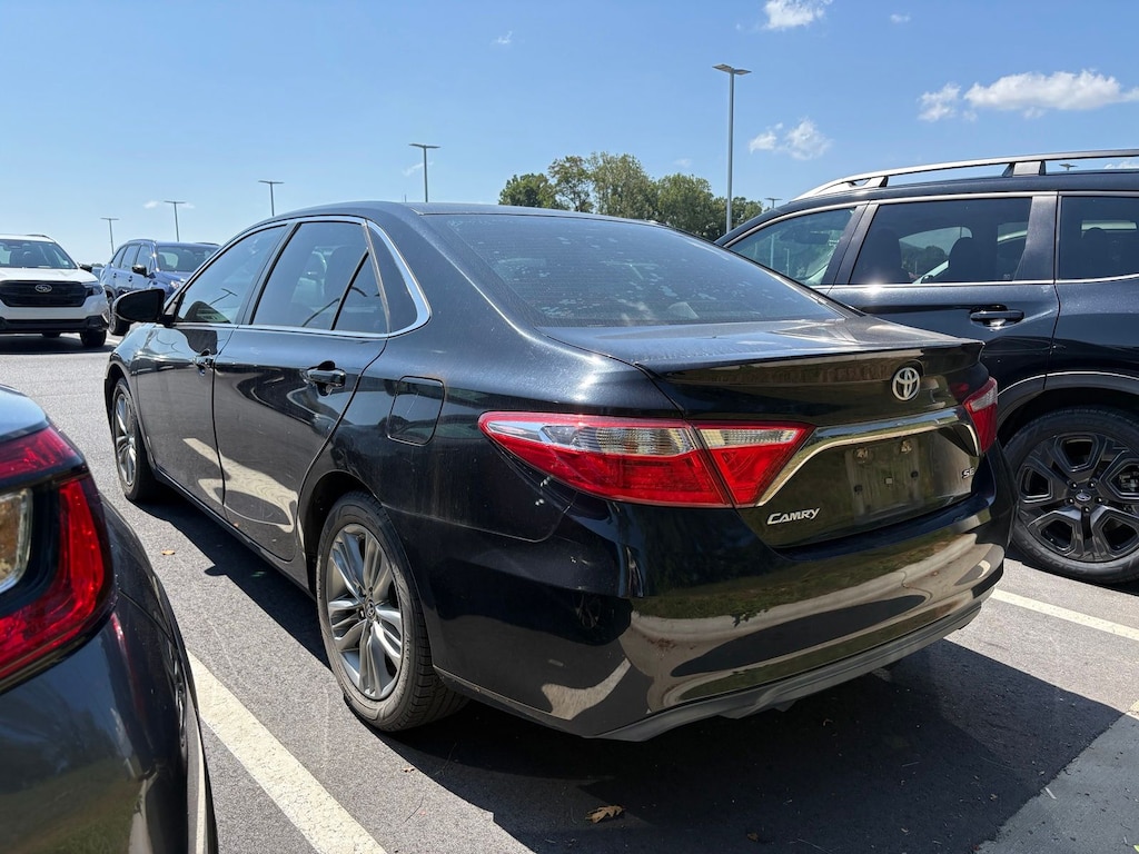 Used 2015 Toyota Camry SE Sedan