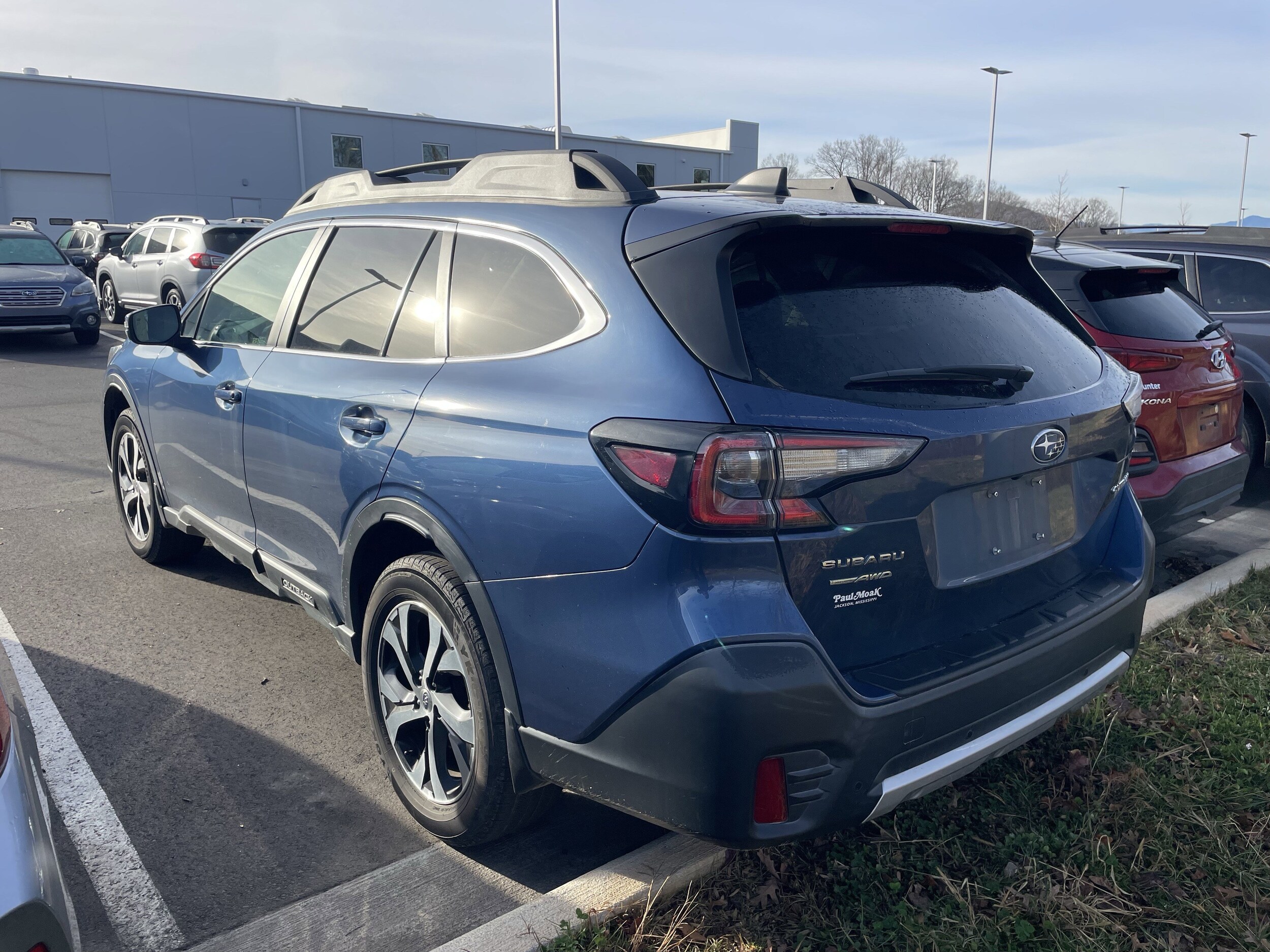2020 Subaru Outback Limited photo 2