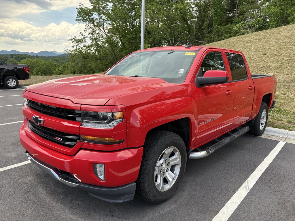 Used 2017 Chevrolet Silverado 1500 LT 4WD Crew Cab 143.5 LT w/2LT