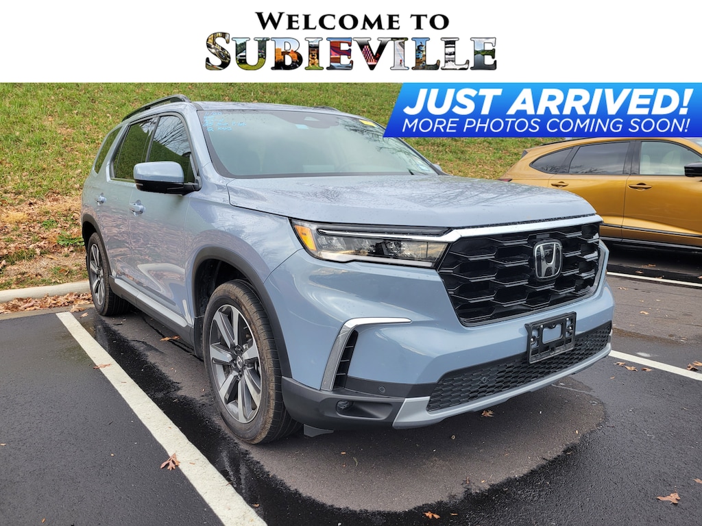 Used 2025 Honda Pilot Touring Touring 2WD