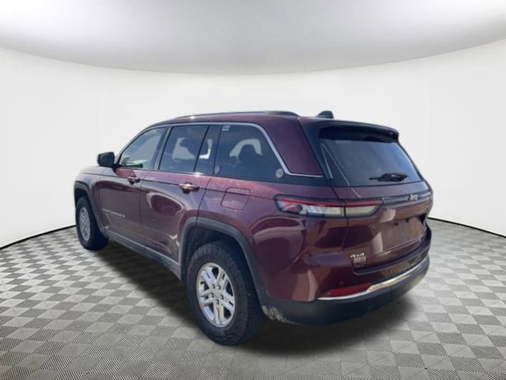 Used 2023 Jeep Grand Cherokee Laredo Laredo 4x4