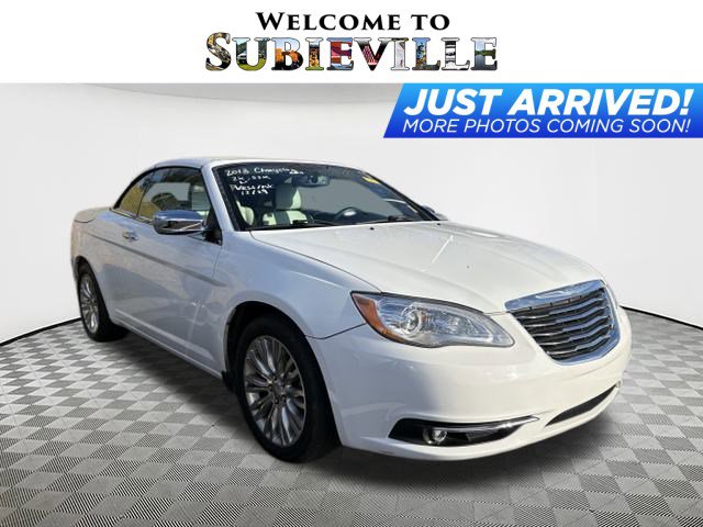 2013 Chrysler 200 Limited's photo