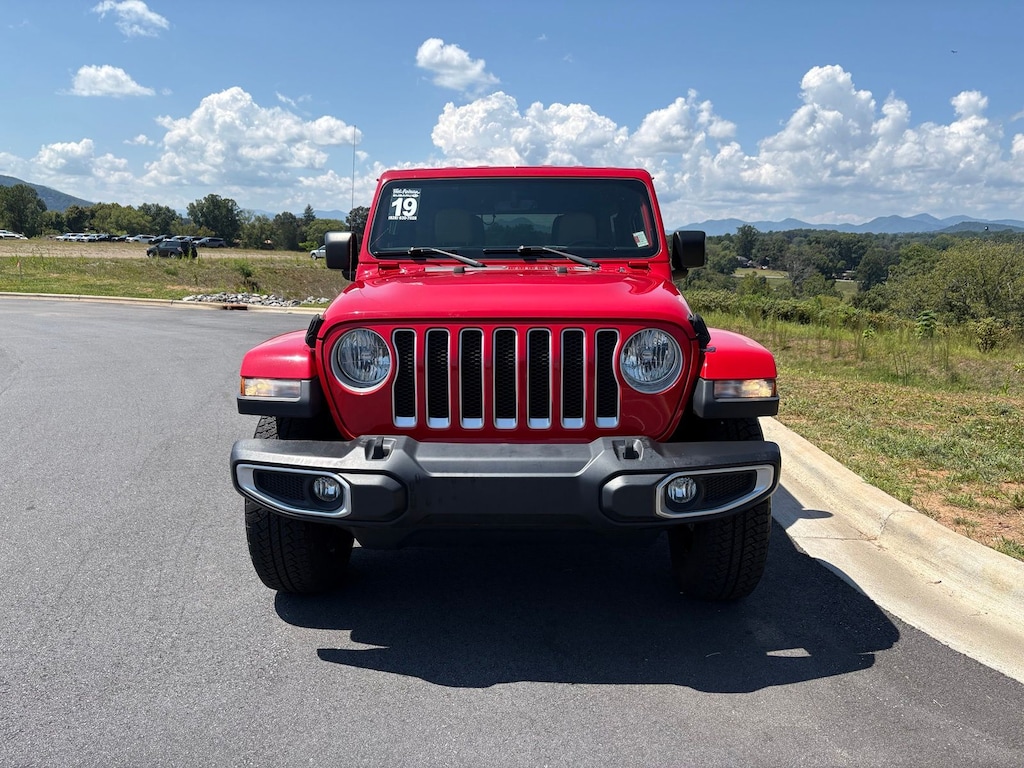 Used 2019 Jeep Wrangler Unlimited Sahara SUV