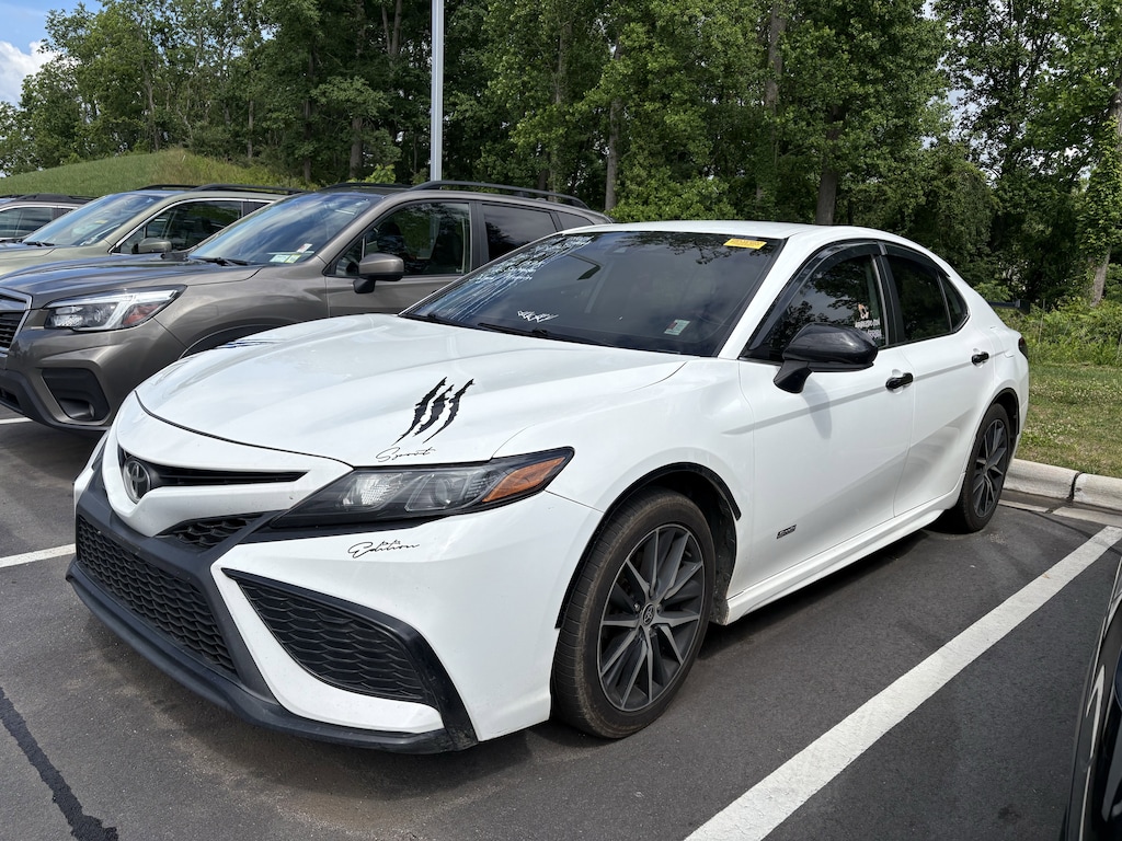 Used 2021 Toyota Camry SE 4dr Car