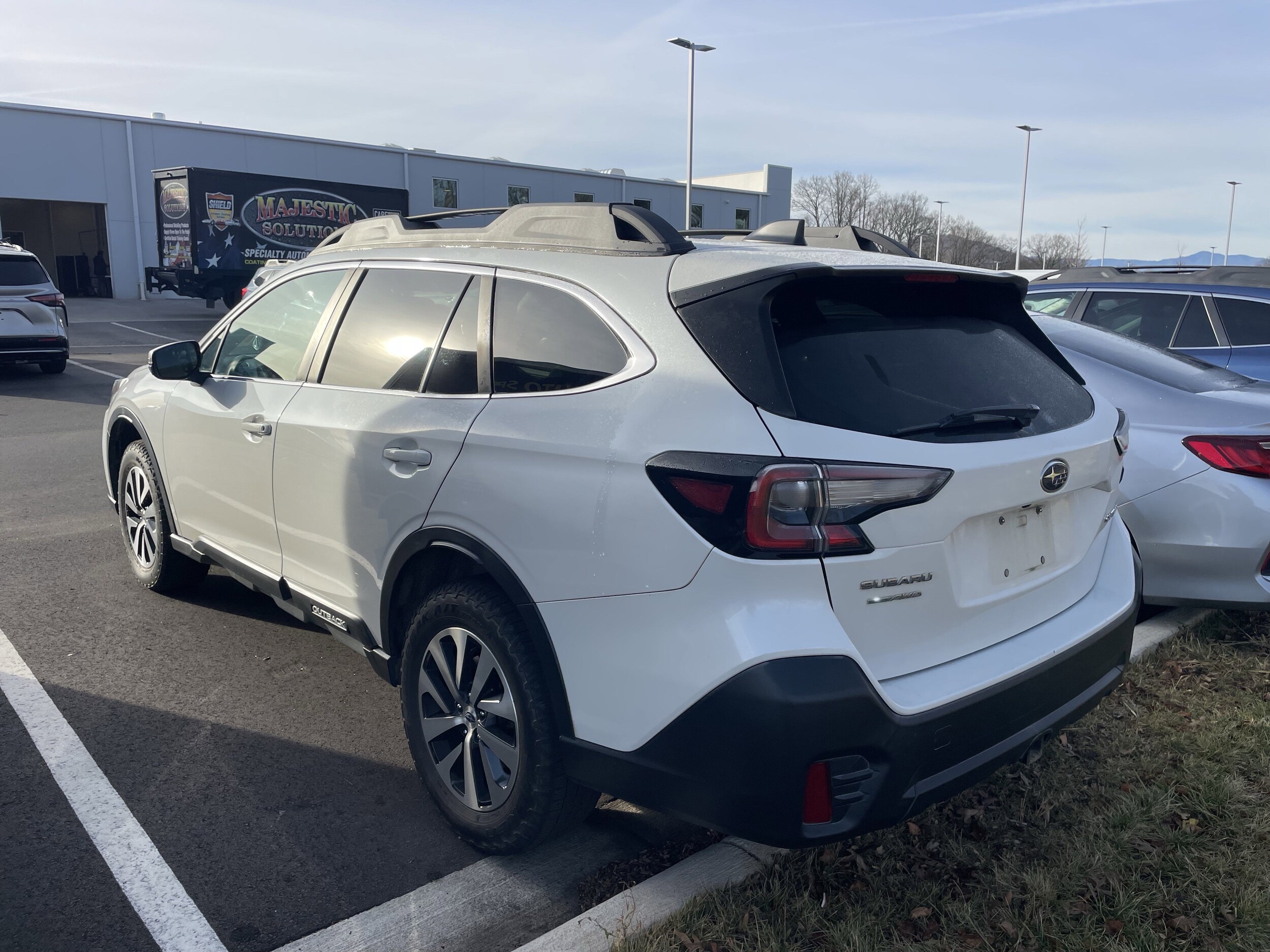 2020 Subaru Outback Premium photo 4