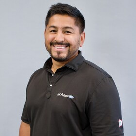 Staff member Alisson Alvarez from 07595371f976